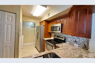 577 SW 111th Ln #203, Pembroke Pines, FL 33025 - Photo 20