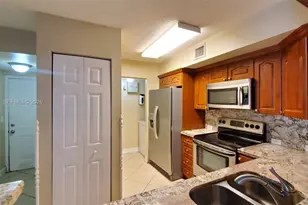 577 SW 111th Ln, Pembroke Pines, FL 33025 - Photo 24