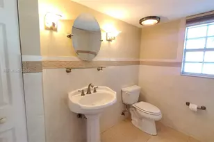 577 SW 111th Ln, Pembroke Pines, FL 33025 - Photo 14