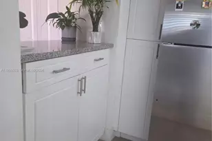 8889 Fontainebleau Blvd, Miami, FL 33172 - Photo 6