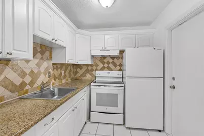 2775 Taft St #301, Hollywood, FL 33020 - Photo 8
