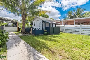 943 W 64th Pl, Hialeah, FL 33012 - Photo 24