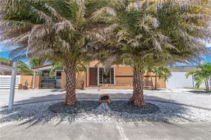 943 W 64th Pl, Hialeah, FL 33012 - Photo 4