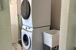 3303 NW 37th Ave, Lauderdale Lakes, FL 33309 - Photo 16