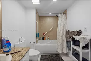 19501 W Country Club Dr, Aventura, FL 33180 - Photo 30