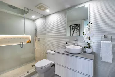 1000 SE Quayside Ter #1205, Miami, FL 33138 - Photo 18