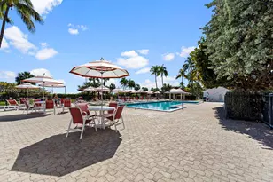 2555 Collins Ave, Miami Beach, FL 33140 - Photo 20