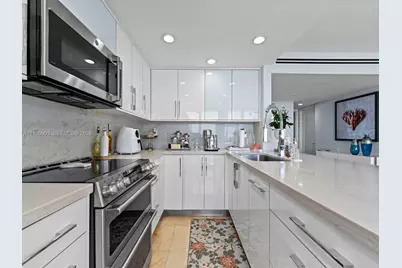 2555 Collins Ave #1901, Miami Beach, FL 33140 - Photo 30