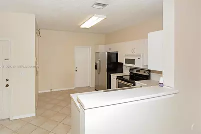 3740 San Simeon Cir #3740, Weston, FL 33331 - Photo 6