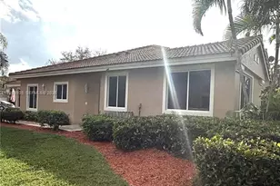 15825 SW 11th St, Pembroke Pines, FL 33027 - Photo 6