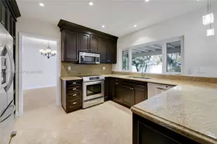 6931 Loch Ness Dr, Miami Lakes, FL 33014 - Photo 12