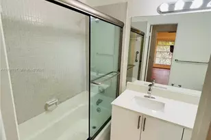 6425 SW 116th Pl, Miami, FL 33173 - Photo 10