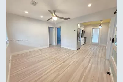 250 NE 42nd St, Oakland Park, FL 33334 - Photo 6