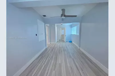 250 NE 42nd St, Oakland Park, FL 33334 - Photo 8