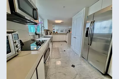 1800 N Bayshore Dr #1801, Miami, FL 33132 - Photo 12