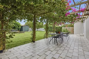 565 South Dr, Miami Springs, FL 33166 - Photo 42