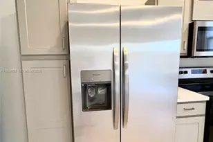 429 NE 12th St, Florida City, FL 33034 - Photo 2