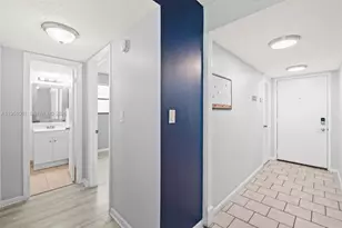 2302 S Cypress Bend Dr, Pompano Beach, FL 33069 - Photo 12