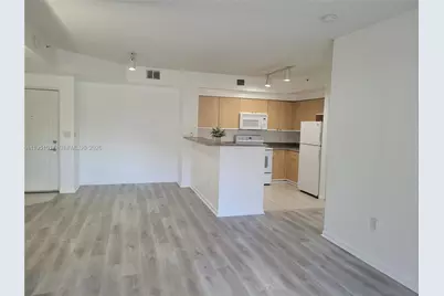 7910 N Nob Hill Rd #105, Tamarac, FL 33321 - Photo 2