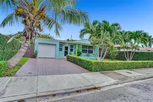 7525 W Treasure Dr, North Bay Village, FL 33141 - Photo 48