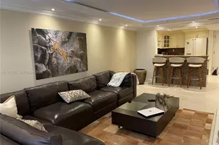 2555 Collins Ave, Miami Beach, FL 33140 - Photo 4