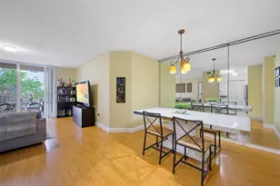 19555 E Country Club Dr, Aventura, FL 33180 - Photo 6