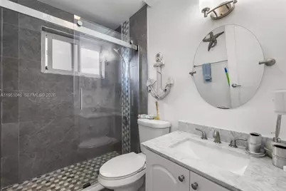 20134 W Lake Dr, Hialeah, FL 33015 - Photo 22