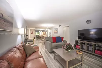4000 Crystal Lake Dr #114, Deerfield Beach, FL 33064 - Photo 10