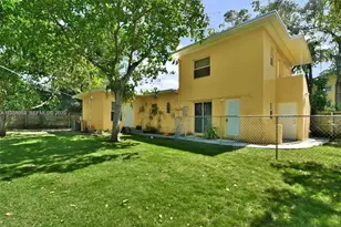 655 NE 122nd St, North Miami, FL 33161 - Photo 2