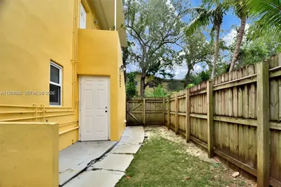 655 NE 122nd St, North Miami, FL 33161 - Photo 40
