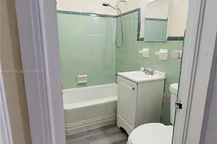 655 NE 122nd St, North Miami, FL 33161 - Photo 38