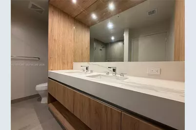 11 NE 6th #1714, Miami, FL 33132 - Photo 8