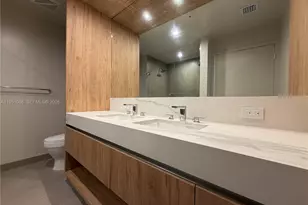 11 NE 6th, Miami, FL 33132 - Photo 8