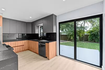 7472 NW 167th St, Hialeah, FL 33015 - Photo 8