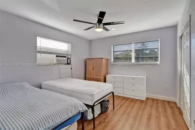 611 NE 171st St, North Miami Beach, FL 33162 - Photo 12