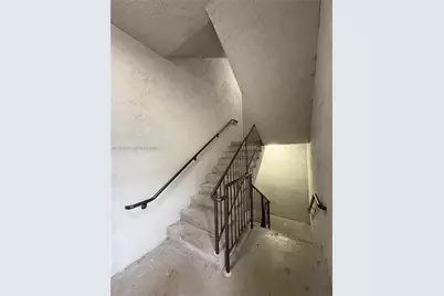 5590 W 20th Ave, Hialeah, FL 33016 - Photo 32