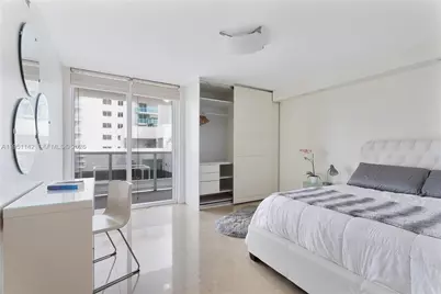 2401 Collins Ave #1110, Miami Beach, FL 33140 - Photo 8