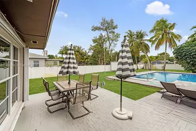 2534 Monroe St, Hollywood, FL 33020 - Photo 26