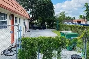 7387 NW 76th St, Tamarac, FL 33321 - Photo 4