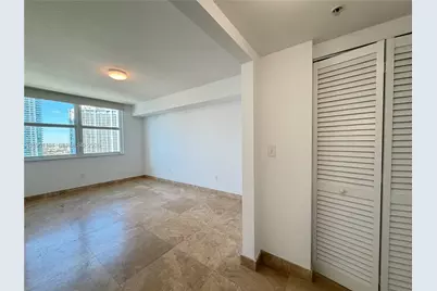31 SE 5th St #3009, Miami, FL 33131 - Photo 10