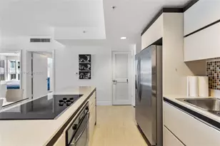2155 Washington Ct, Miami Beach, FL 33139 - Photo 6