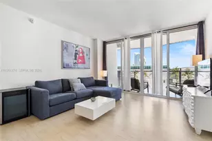 2155 Washington Ct, Miami Beach, FL 33139 - Photo 2