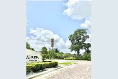 8860 NW 103rd Ave #8860, Doral, FL 33178 - Photo 4