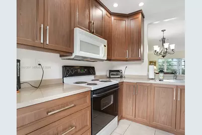 4805 NW 35th St #404, Lauderdale Lakes, FL 33319 - Photo 14