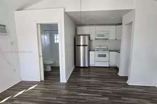 1189 N Tamiami Trl, Fort Myers, FL 33093 - Photo 2