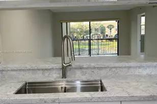 10255 NW 9th St Cir, Miami, FL 33172 - Photo 4