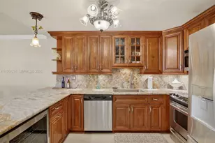 1000 Parkview Dr, Hallandale Beach, FL 33009 - Photo 22