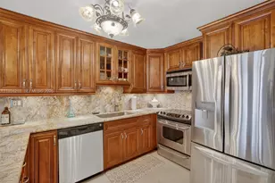 1000 Parkview Dr, Hallandale Beach, FL 33009 - Photo 20