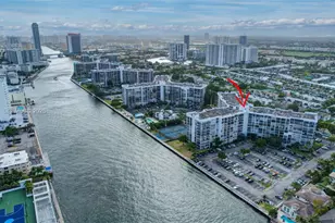 1000 Parkview Dr, Hallandale Beach, FL 33009 - Photo 48