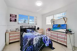 860 SE 7th Ave, Hialeah, FL 33010 - Photo 12